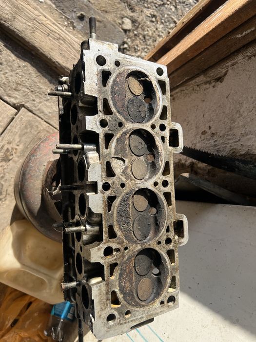 Продам головку с ваз 2115