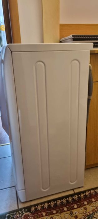 Vând mașină de spălat Hotpoint ARISTON, în condiții bune.