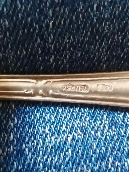 Серебряные ложки чайные