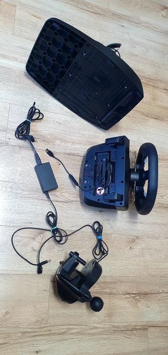 Gaming Volan Logitech G920 Volan+pedal+schimbător+adapter 

Funcționea