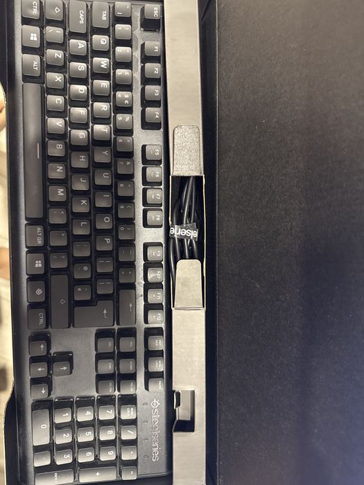 Клавиатура steelseries Арех M750