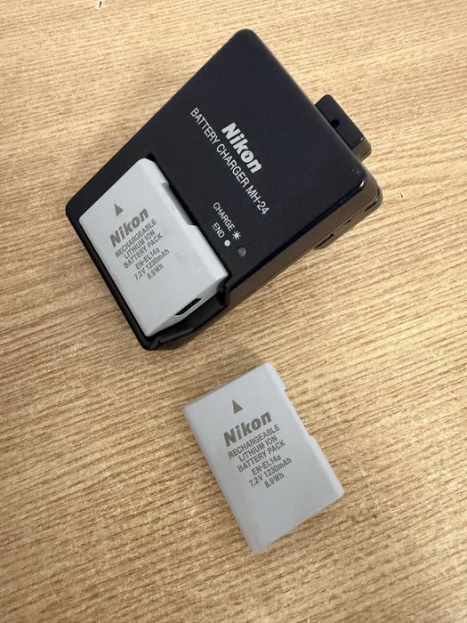 Aparat foto Nikon D5300 cu accesorii