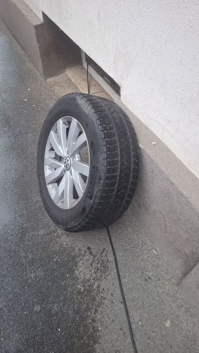 Jante aliaj b8 cu cauciucuri de iarnă