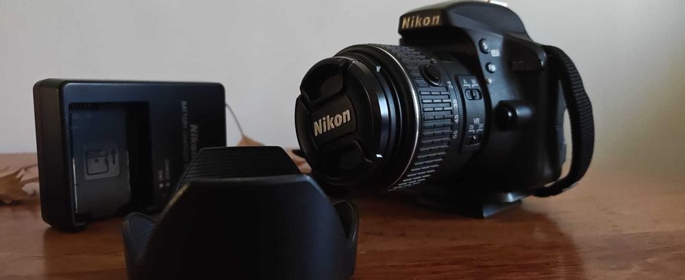 Kit Nikon D3300 + obiectiv AF-S DX 18-55mm f/3.5-5.6G VR II