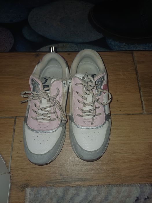 Кроссовки на девочку