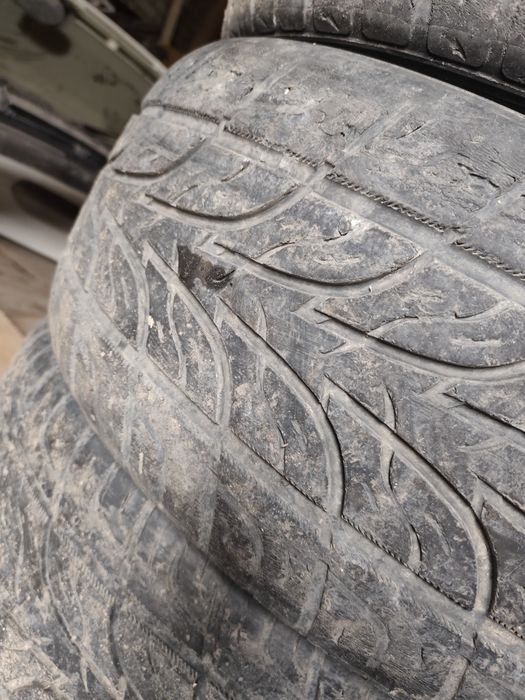 Комплект покрышек  на 20