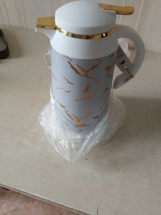 Продам термос новый