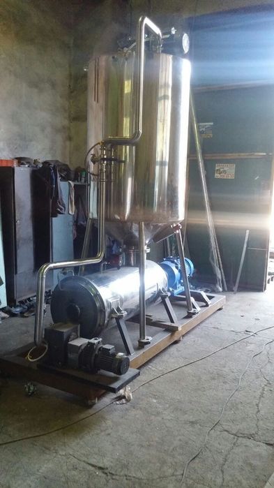 Емкости из нержавейки для производства шоколада.