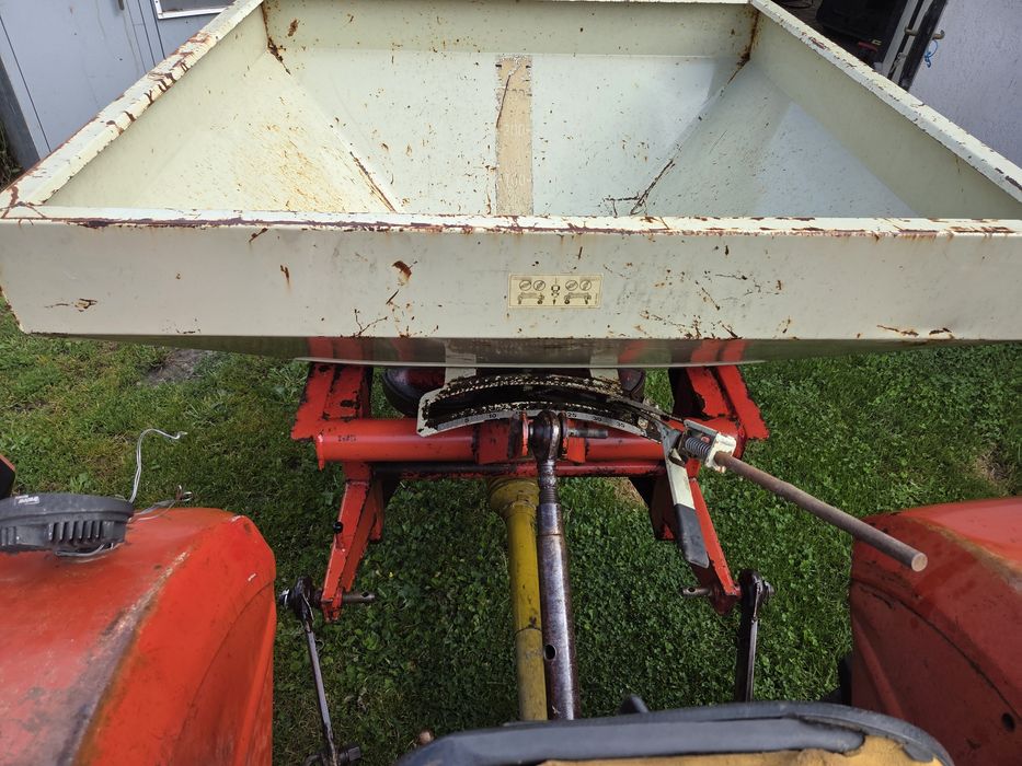 Distribuitor îngrășăminte MIG Kuhn