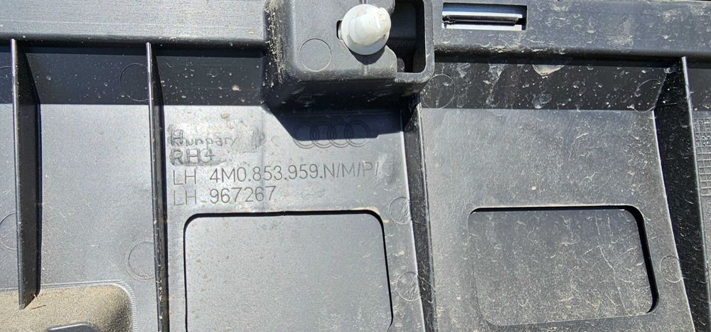 Bandou usa stanga fata AUDI Q7 4M Facelift 2021 2022 / 2023 2024