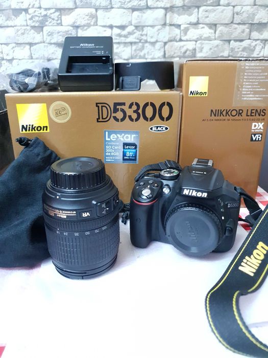 Nikon D5300 + 18-105mm VR | 3.834 cadre | Kit complet