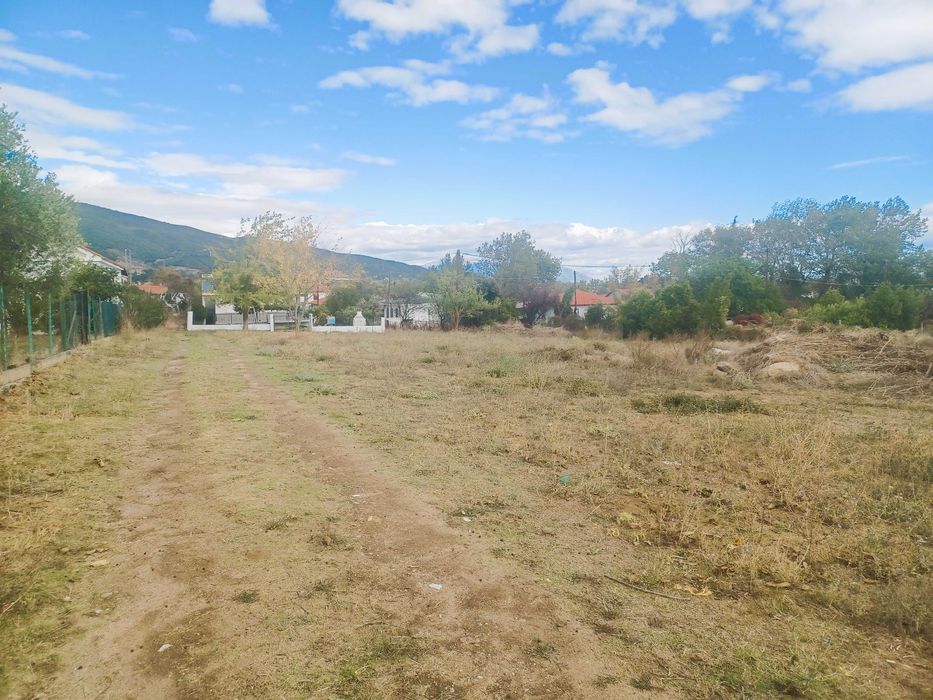 Продават се парцели в регулация с площ от 200 м2 в Аспровалта, Гърция