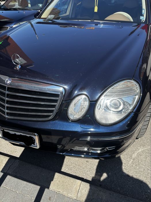 Тъмно син капак за Mercedes W211