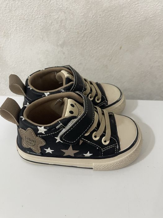 Кроссовки на мальчика