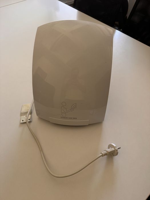 Uscator maini electric 2000W