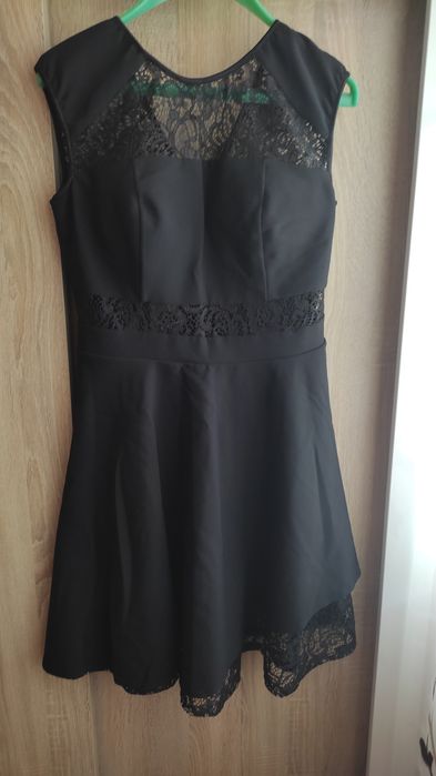 Елегантна черна рокля