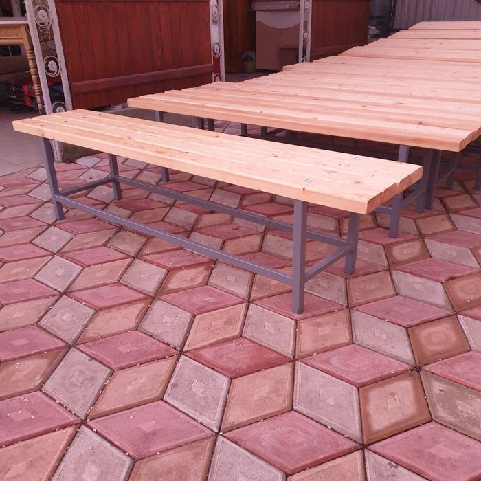 Vând cosuri de gunoi baci băncuțe mese  diferite modele