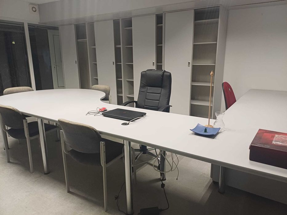 Mobilier birou cu masa