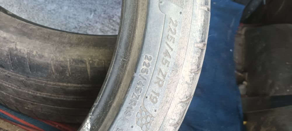 Vând cauciucuri michelin 225/45R19