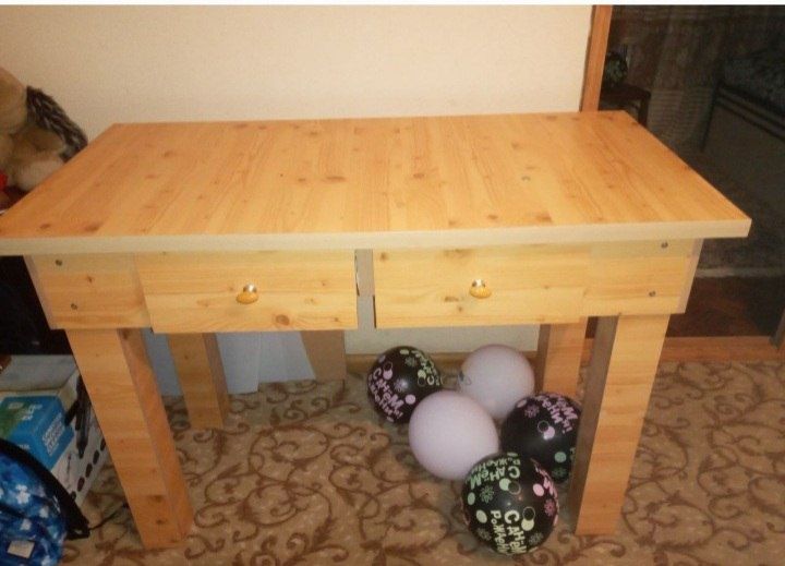 Письменный стол ,