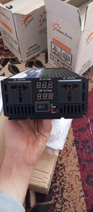 12/24V UNIVERSAL INVERTOR 5500W Toza sinus. Rabochy holatda