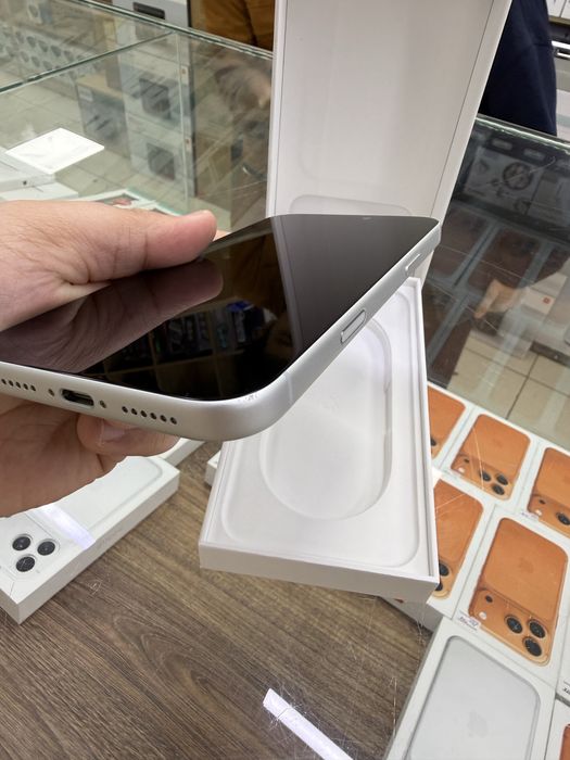 iPhone 17 Pro Max 256 Silver  e/Sim б/у