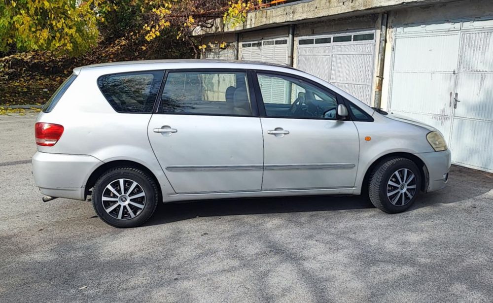 Toyota Avensis verso