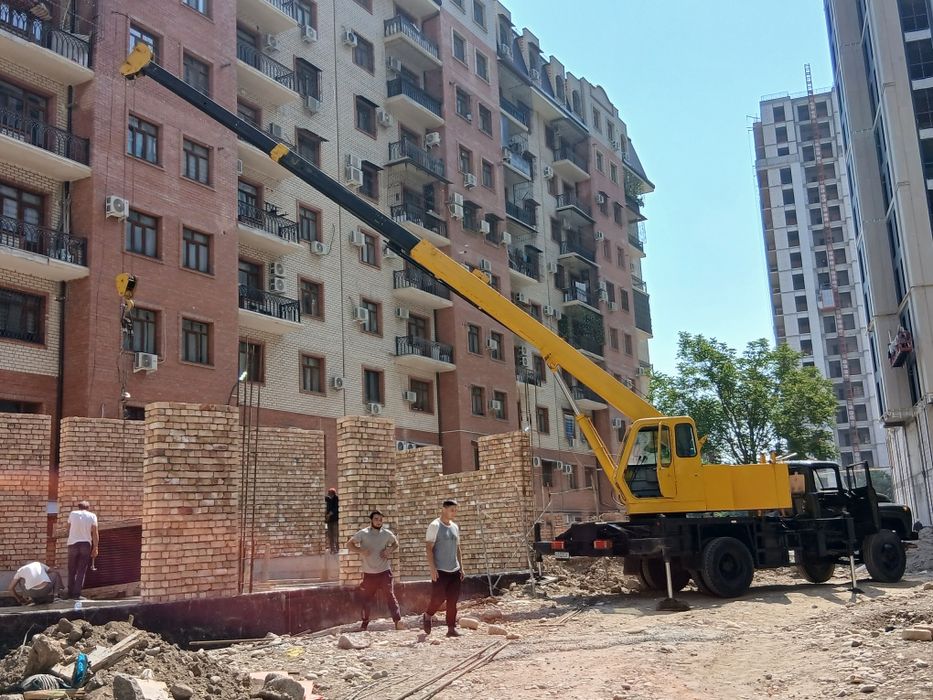 Mini kran zil xcmj 22 metr