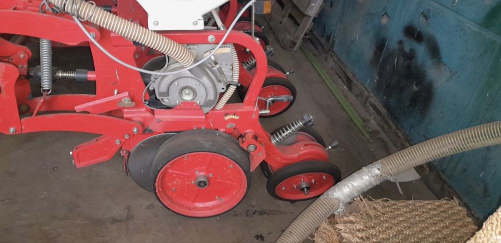 Semanatoare de porumb pe discuri monosem 6randuri Agrion gaspardo