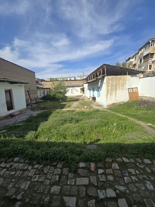 Зудлик билан сотилади 7.5 сотих ховли вокзал фреско кафе оркасида