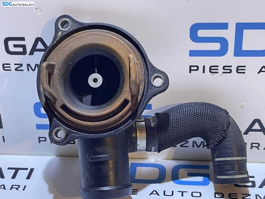 Corp Carcasa Suport Termostat Apa cu Furtun Conducta Audi Q7 3.0 TDI V6 CASA CASB 2007 - 2015 Cod 059121111N 059121102B