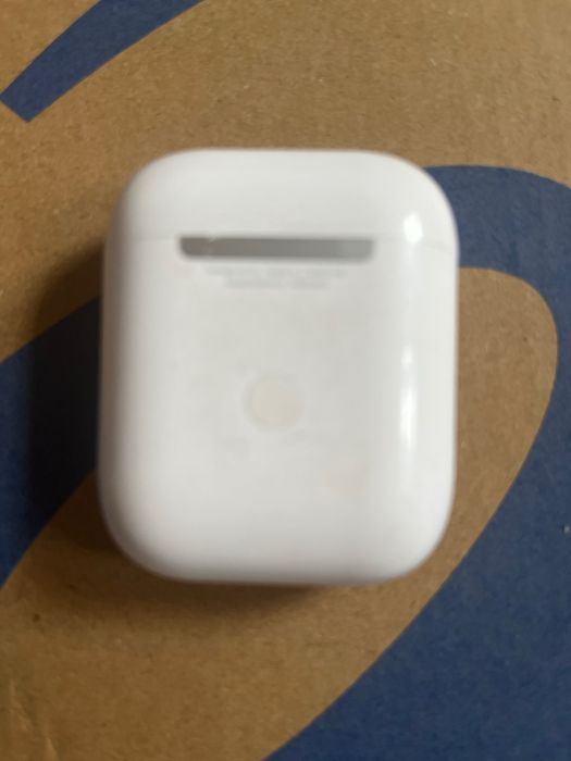 Продам оригинальные Apple AirPods 2.