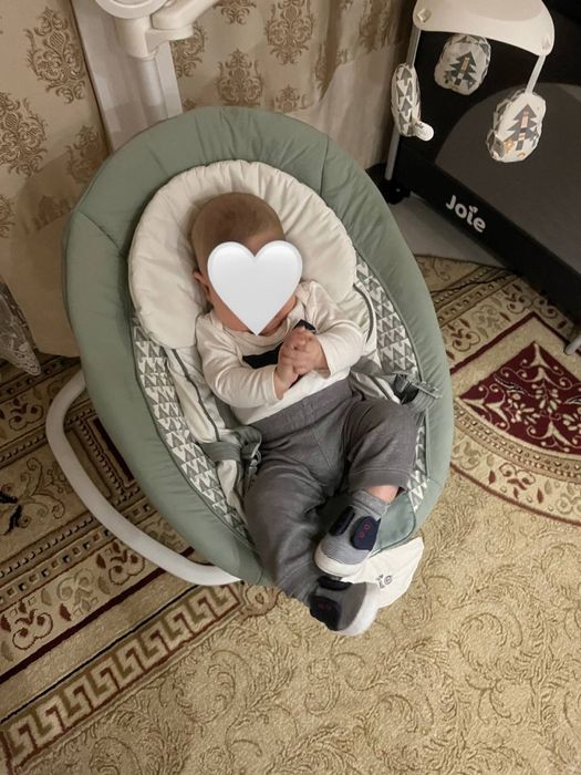 Шезлонг люлька от бренда JOIE