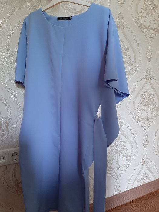 Почти новое платье