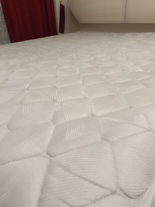 Кровать двуспальная