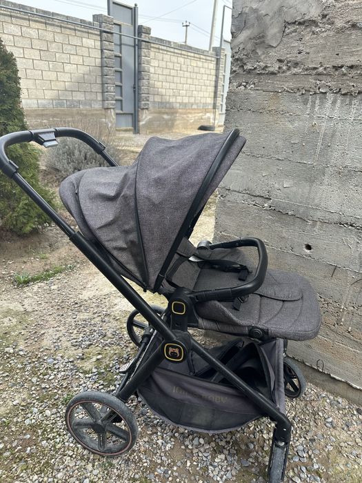 Детская коляска в хорошем состаяний