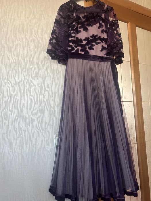 Продам платье размен 44-46