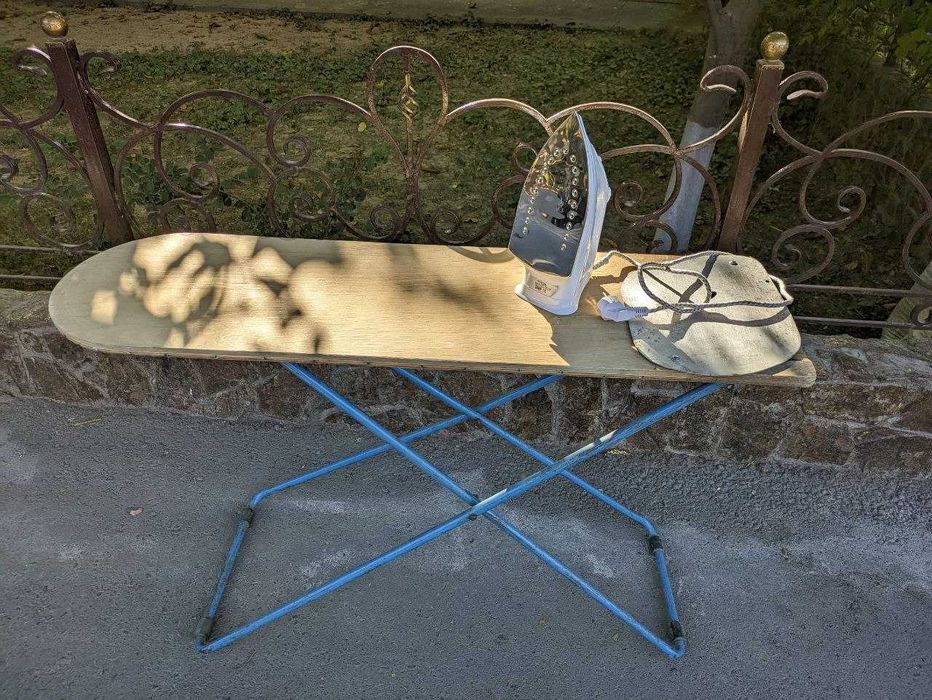 Гладильная доска с подрукавником. Крепкая.