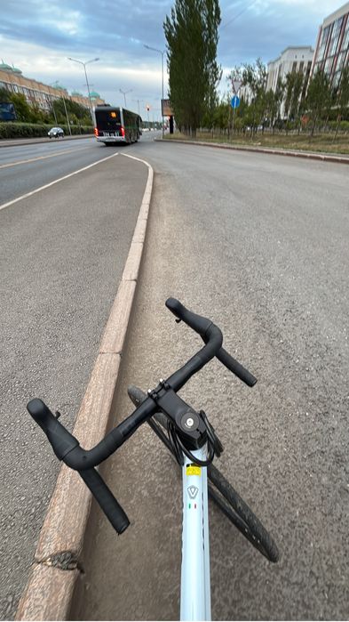 Шоссейный велосипед Java