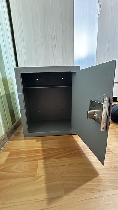 Сейф надежный для дома