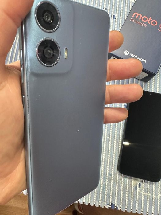 Vând doua telefoane