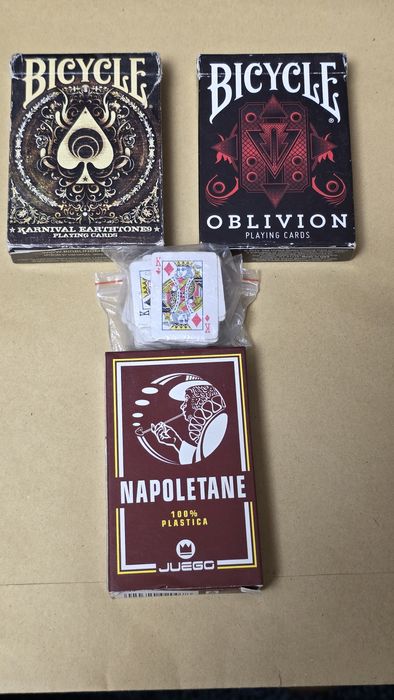 Pachete de cărți de joc Bicycle, Napoletane și altele