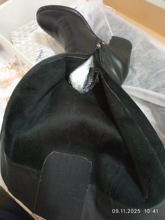 Сапоги демисезонные, кожаные.