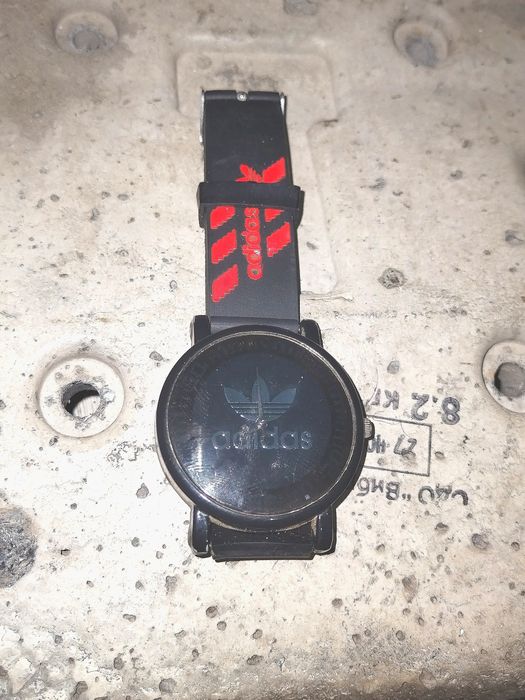 Часы Adidas в продаже