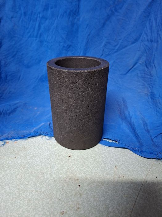 Графитовый тигель.