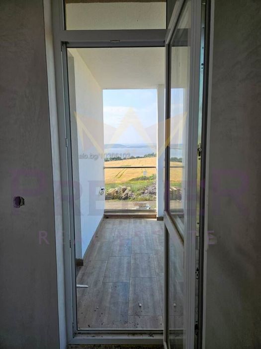 Продава се Тристаен апартамент в Бургас, Меден рудник - зона В - 97 кв.м за 681 €/кв.м - Снимка #1