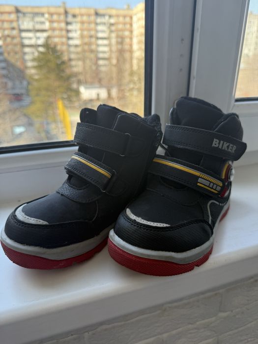 Продам детскую обувь