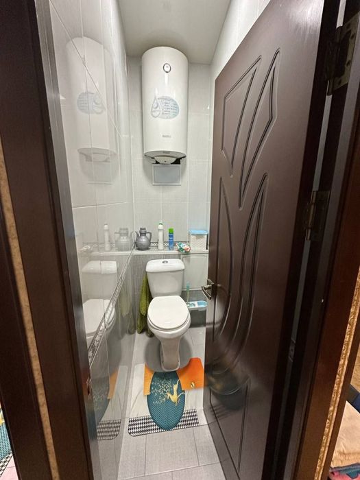 Срочно продаеться 3-ком квартира городе Чирчике районе 4микрарайоне