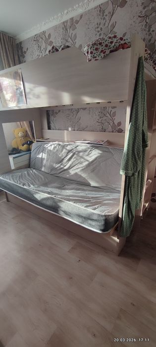 Двухъярусная кровать