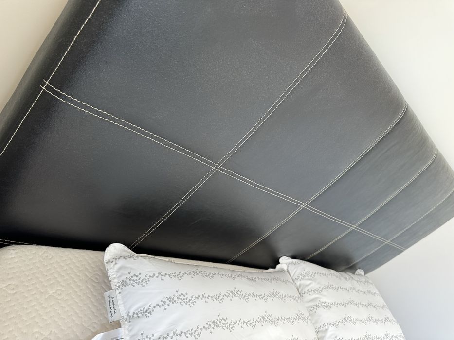 Кожена спалня с матрак- ТОП състояние